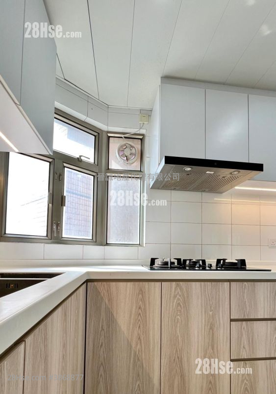 Bellagio Sell 4 Bedrooms , 3 Bathrooms 759 ft² ( 70.5 m² )
