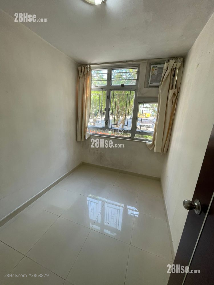 Wah Ming Est Sell 3 Bedrooms 566 ft² ( 52.6 m² )