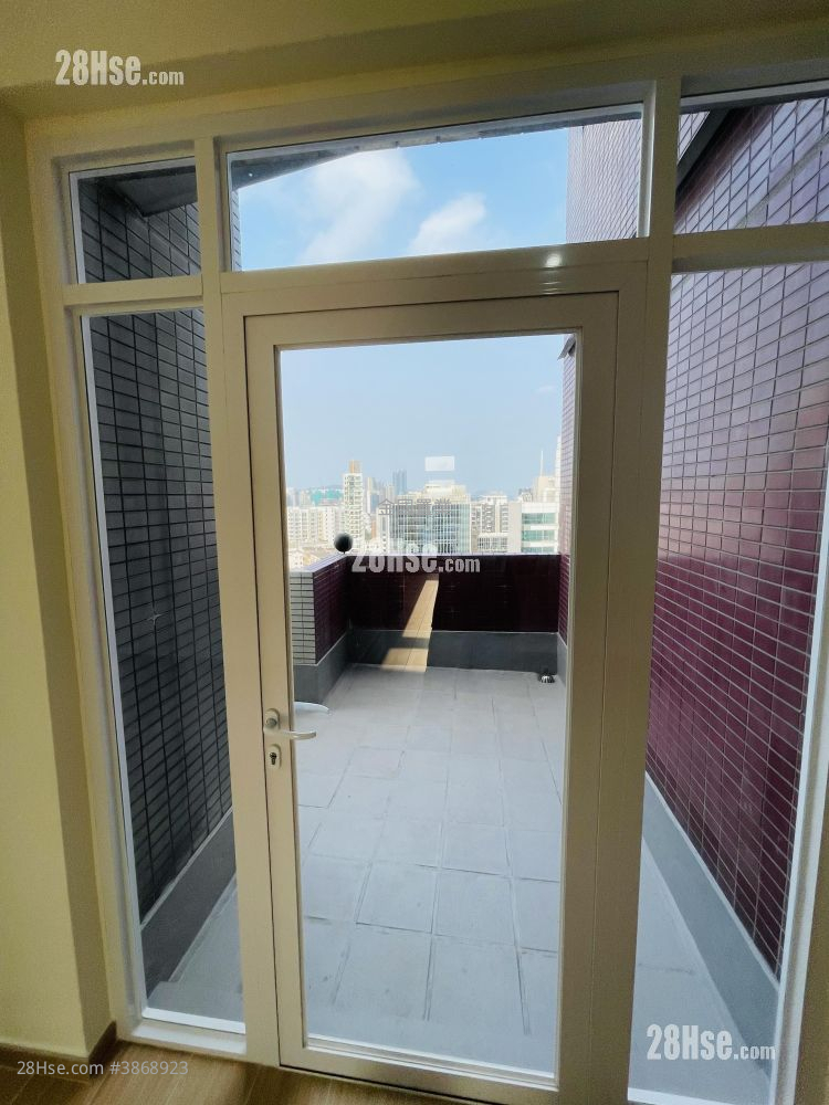 Liberty Mansion Rental 3 Bedrooms , 2 Bathrooms 697 ft² ( 64.8 m² )
