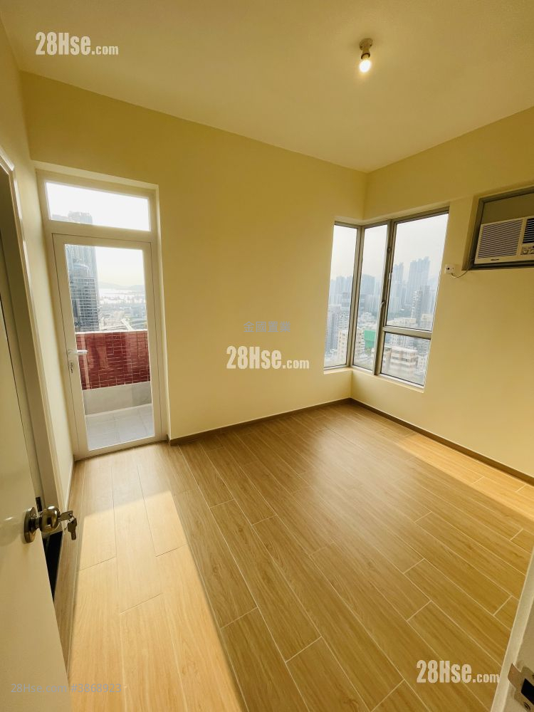 Liberty Mansion Rental 3 Bedrooms , 2 Bathrooms 697 ft² ( 64.8 m² )