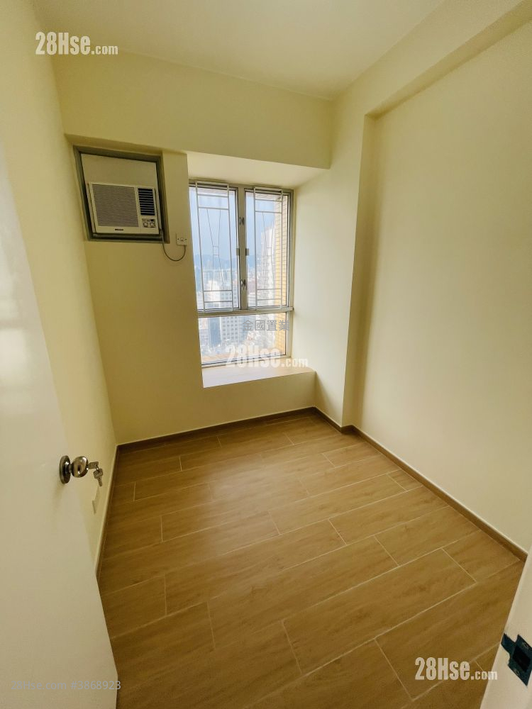 Liberty Mansion Rental 3 Bedrooms , 2 Bathrooms 697 ft² ( 64.8 m² )