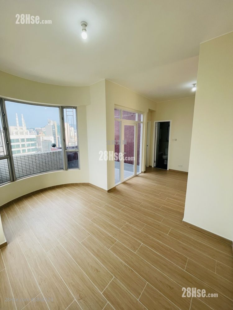 Liberty Mansion Rental 3 Bedrooms , 2 Bathrooms 697 ft² ( 64.8 m² )