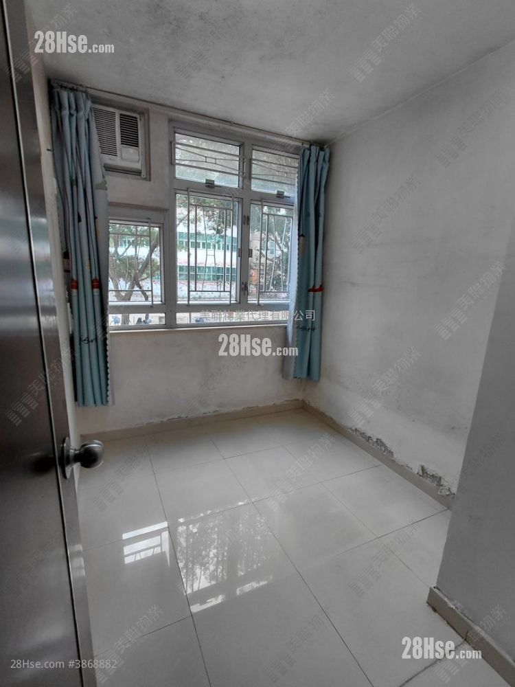 Wah Ming Est Sell 1 Bedroom 566 ft² ( 52.6 m² )