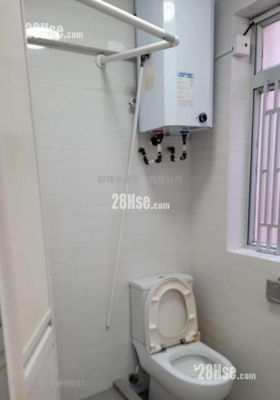 Tai Lung House Rental 2 Bedrooms , 1 Bathroom 333 ft² ( 30.9 m² )