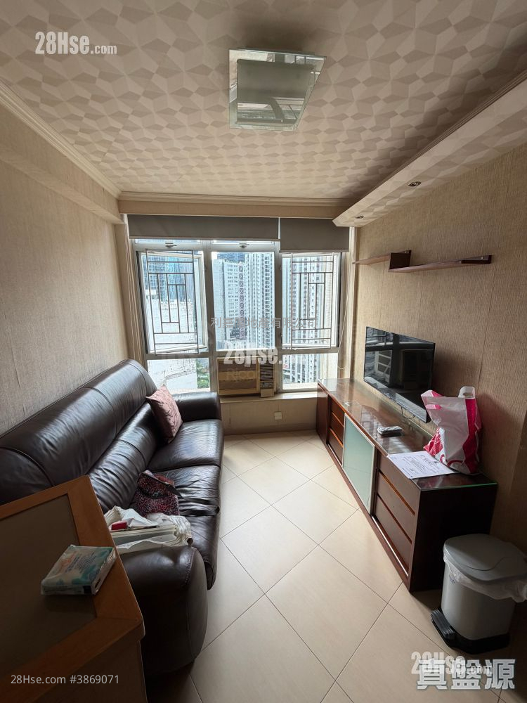 Kornhill Garden Sell 2 Bedrooms , 1 Bathroom 484 ft² ( 45.0 m² )