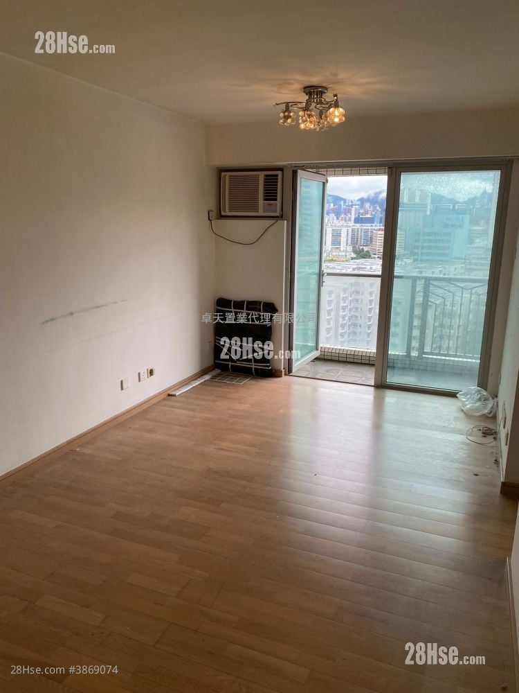 Grand Waterfront Sell 3 Bedrooms , 1 Bathroom 546 ft² ( 50.7 m² )