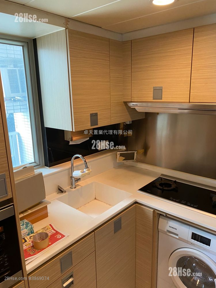 Grand Waterfront Sell 3 Bedrooms , 1 Bathroom 546 ft² ( 50.7 m² )