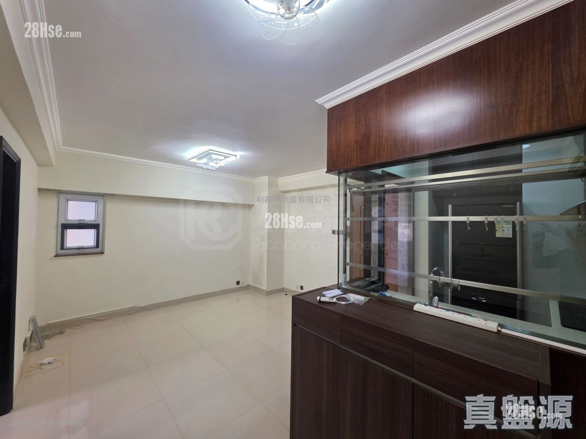 living room: Mei Foo Sun Chuen Rental 2 Bedrooms , 1 Bathroom 464 ft² ( 43.1 m² )