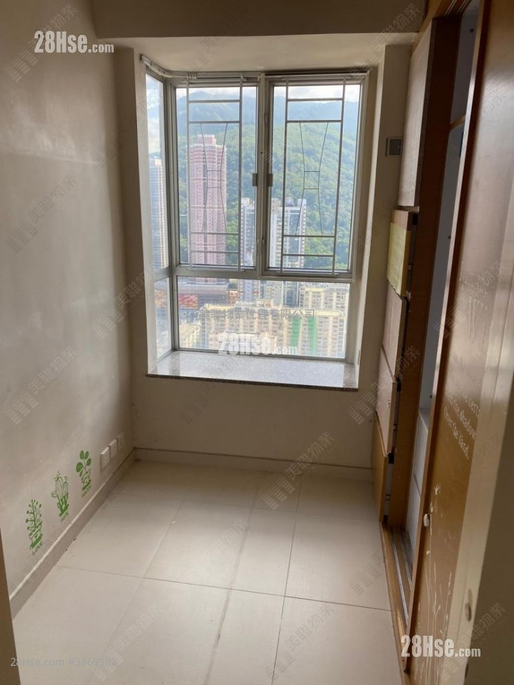 Tsuen Wan Plaza Sell 2 Bedrooms 433 ft² ( 40.2 m² )