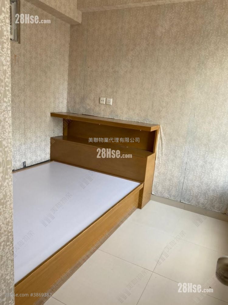 Tsuen Wan Plaza Sell 2 Bedrooms 433 ft² ( 40.2 m² )