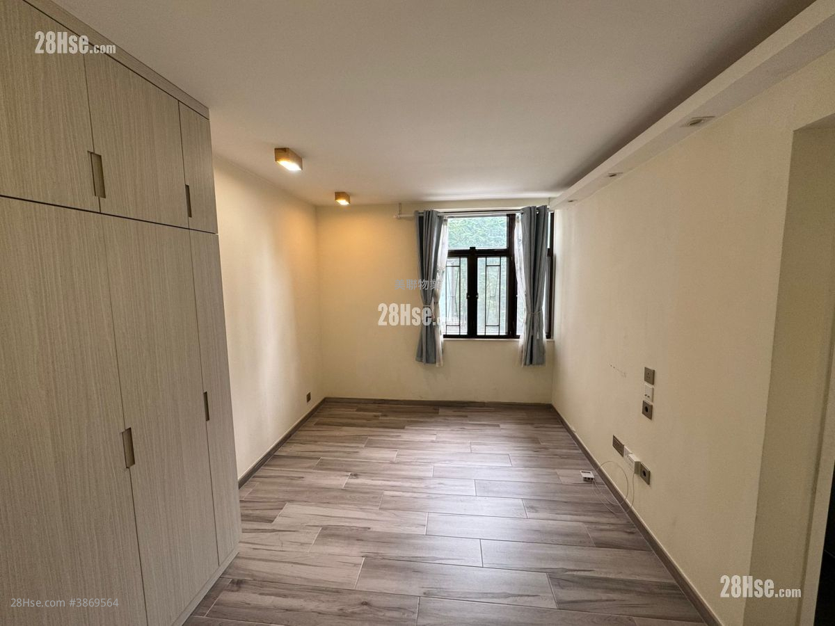 Luk Yeung Sun Chuen Sell 2 Bedrooms 445 ft² ( 41.3 m² )