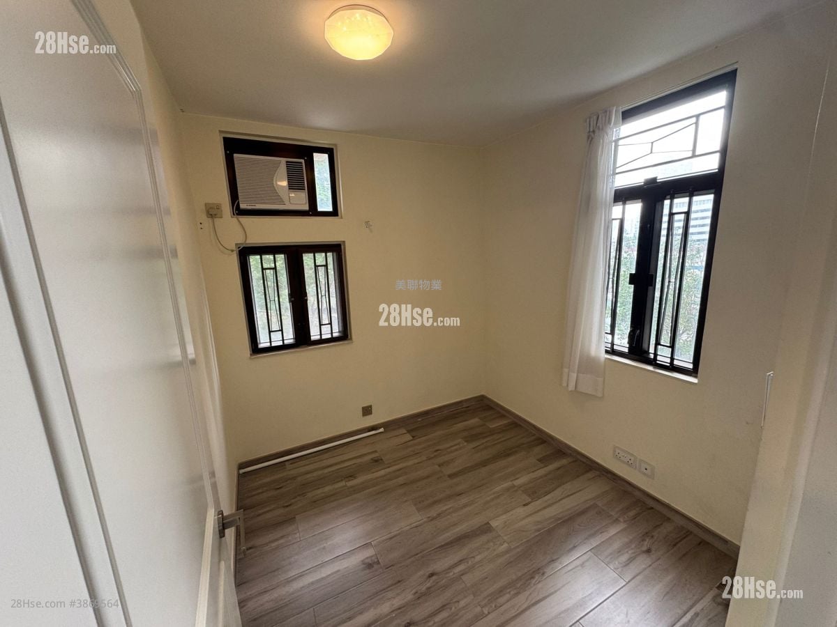 Luk Yeung Sun Chuen Sell 2 Bedrooms 445 ft² ( 41.3 m² )