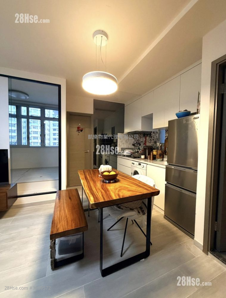Hoi Lok Court Sell 3 Bedrooms 481 ft² ( 44.7 m² )