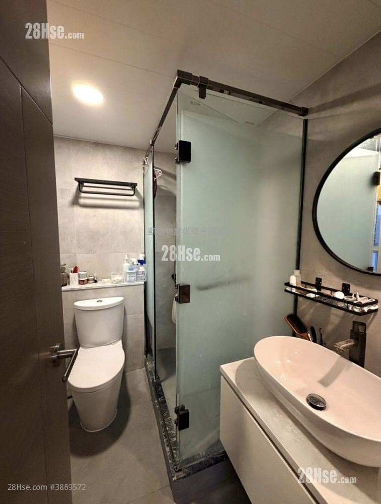 Hoi Lok Court Sell 3 Bedrooms 481 ft² ( 44.7 m² )