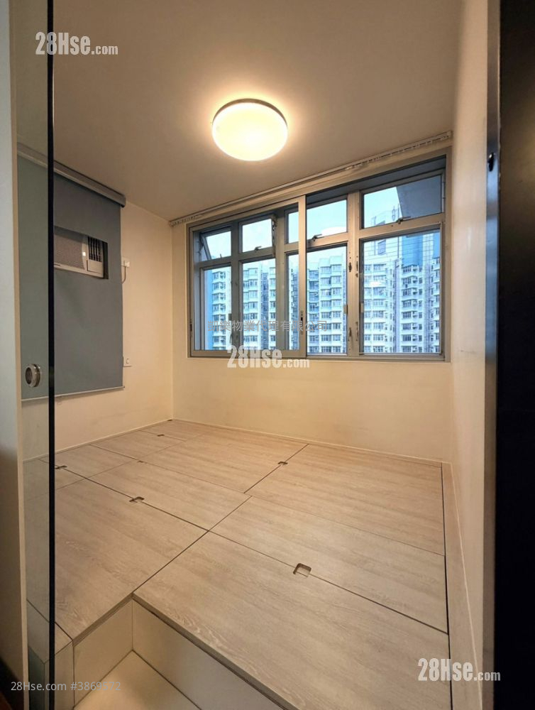 Hoi Lok Court Sell 3 Bedrooms 481 ft² ( 44.7 m² )