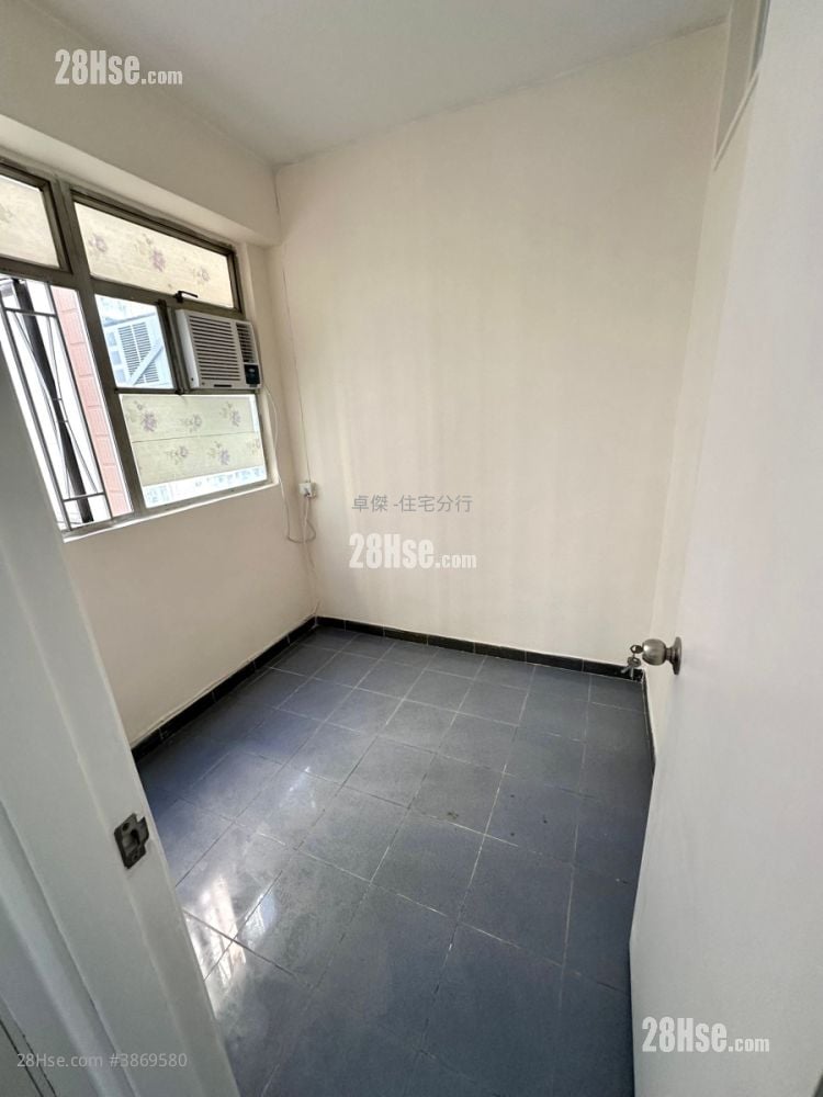 Hoover Court Rental 2 Bedrooms , 1 Bathroom 290 ft² ( 26.9 m² )