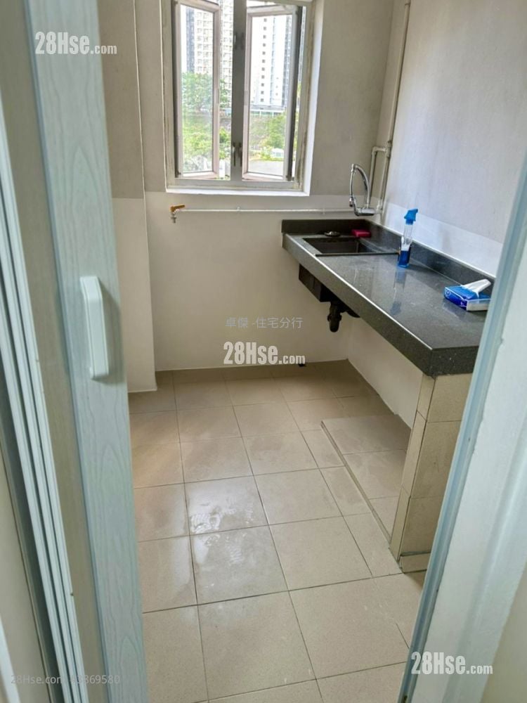 Hoover Court Rental 2 Bedrooms , 1 Bathroom 290 ft² ( 26.9 m² )