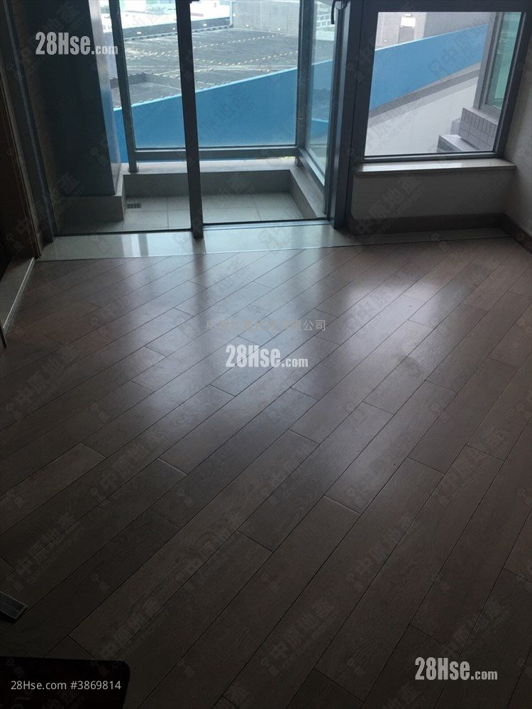 Century Gateway Sell 3 Bedrooms , 2 Bathrooms 661 ft² ( 61.4 m² )