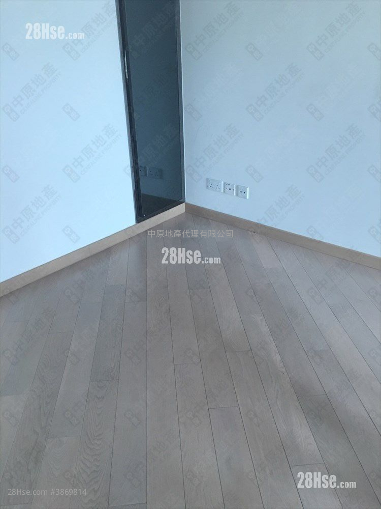 Century Gateway Sell 3 Bedrooms , 2 Bathrooms 661 ft² ( 61.4 m² )