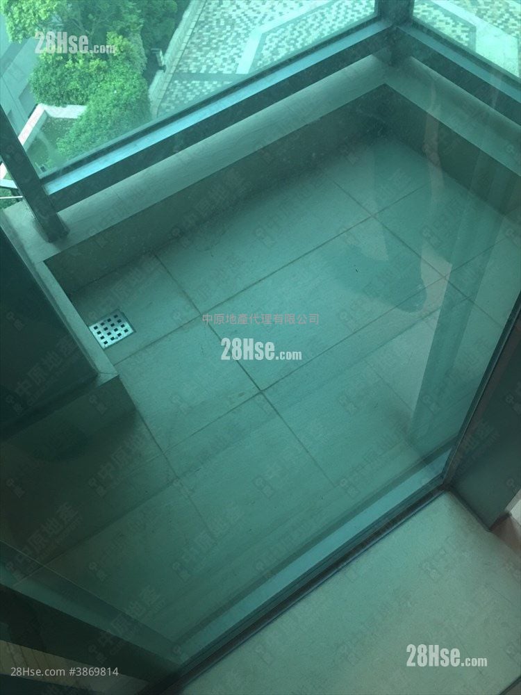 Century Gateway Sell 3 Bedrooms , 2 Bathrooms 661 ft² ( 61.4 m² )