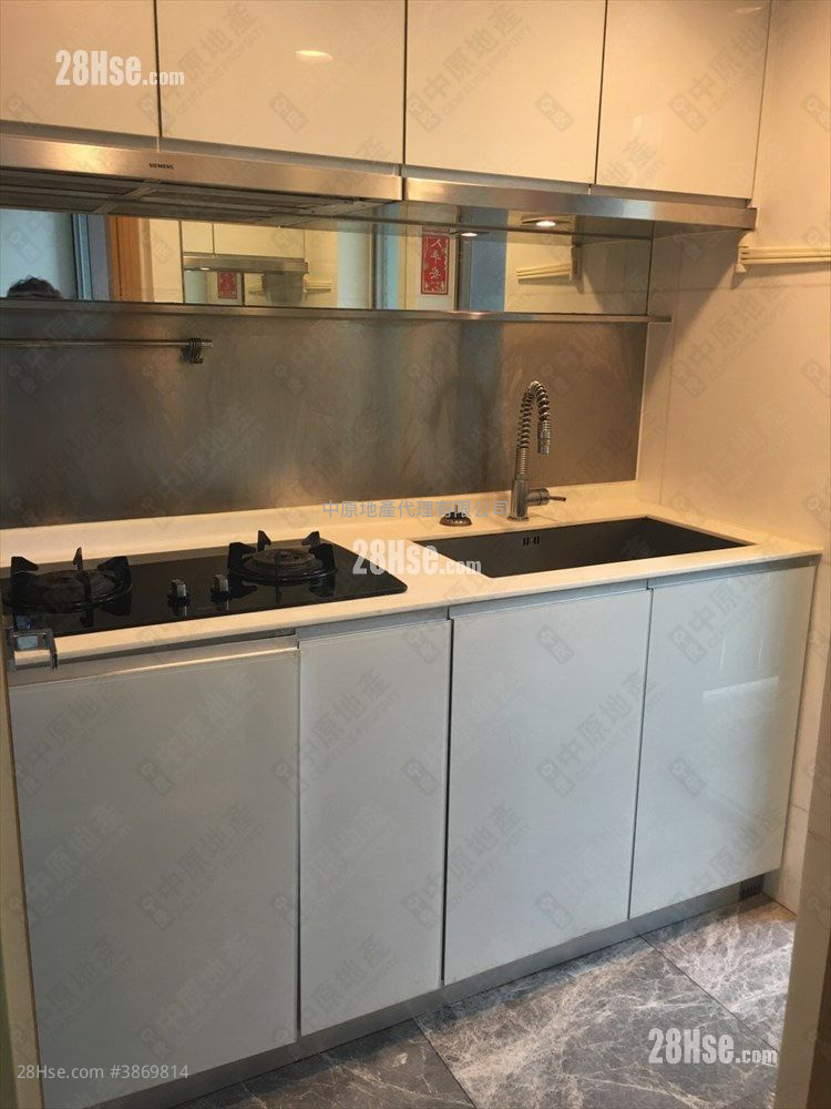 Century Gateway Sell 3 Bedrooms , 2 Bathrooms 661 ft² ( 61.4 m² )
