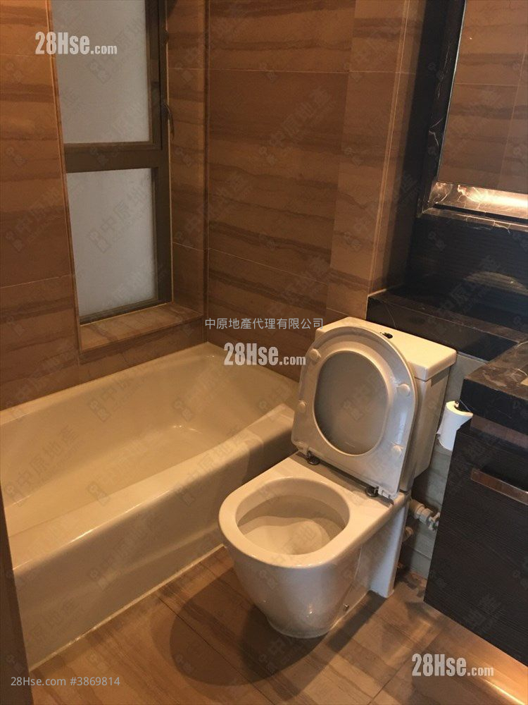 Century Gateway Sell 3 Bedrooms , 2 Bathrooms 661 ft² ( 61.4 m² )