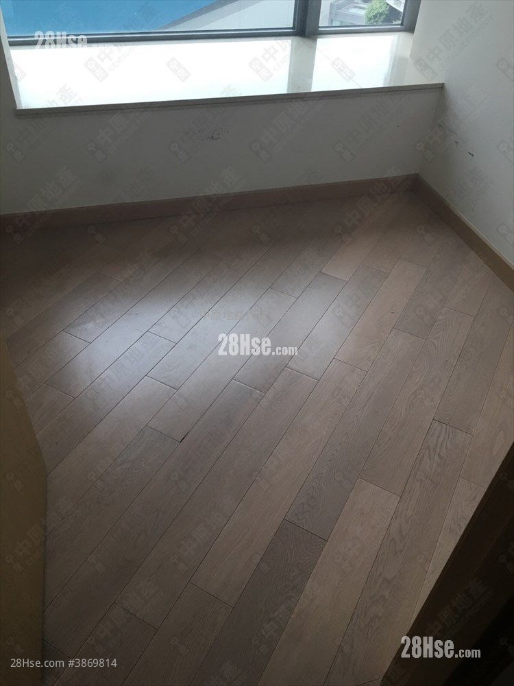 Century Gateway Sell 3 Bedrooms , 2 Bathrooms 661 ft² ( 61.4 m² )