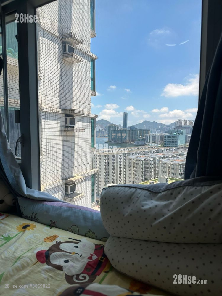 Grand Waterfront Sell 2 Bedrooms , 1 Bathroom 427 ft² ( 39.7 m² )