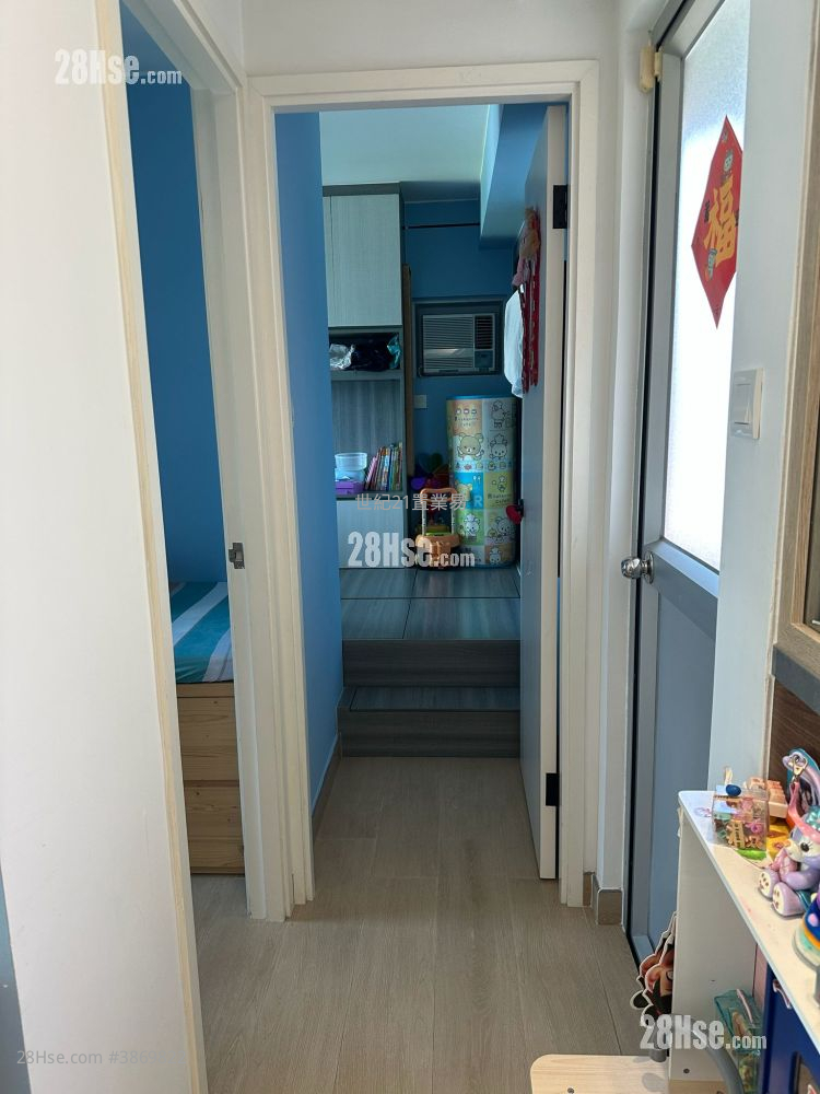 Grand Waterfront Sell 2 Bedrooms , 1 Bathroom 427 ft² ( 39.7 m² )