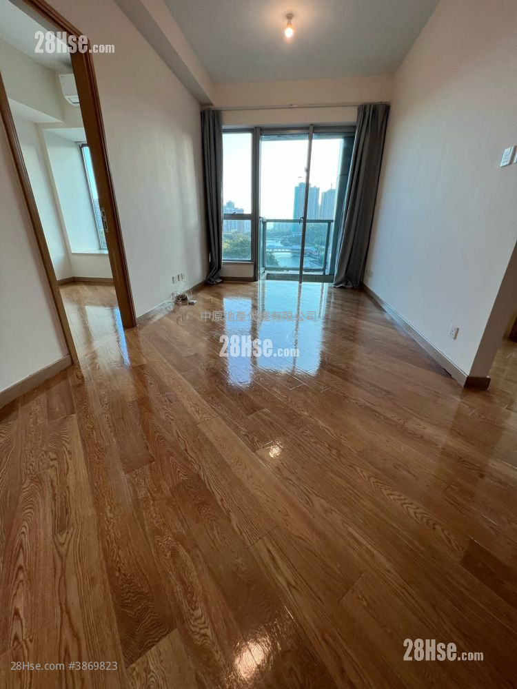 Century Gateway Sell 3 Bedrooms , 1 Bathroom 718 ft² ( 66.7 m² )