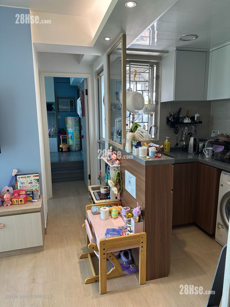 Grand Waterfront Sell 2 Bedrooms , 1 Bathroom 427 ft² ( 39.7 m² )