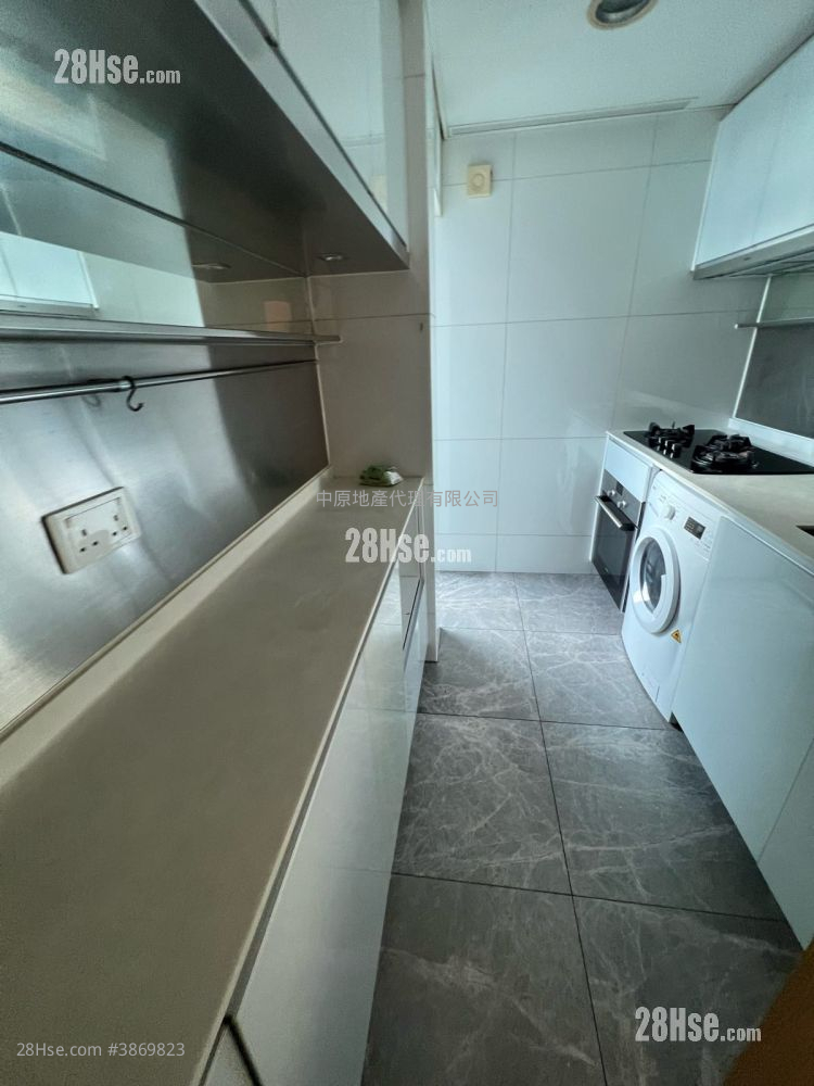 Century Gateway Sell 3 Bedrooms , 1 Bathroom 718 ft² ( 66.7 m² )