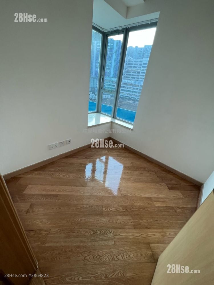 Century Gateway Sell 3 Bedrooms , 1 Bathroom 718 ft² ( 66.7 m² )