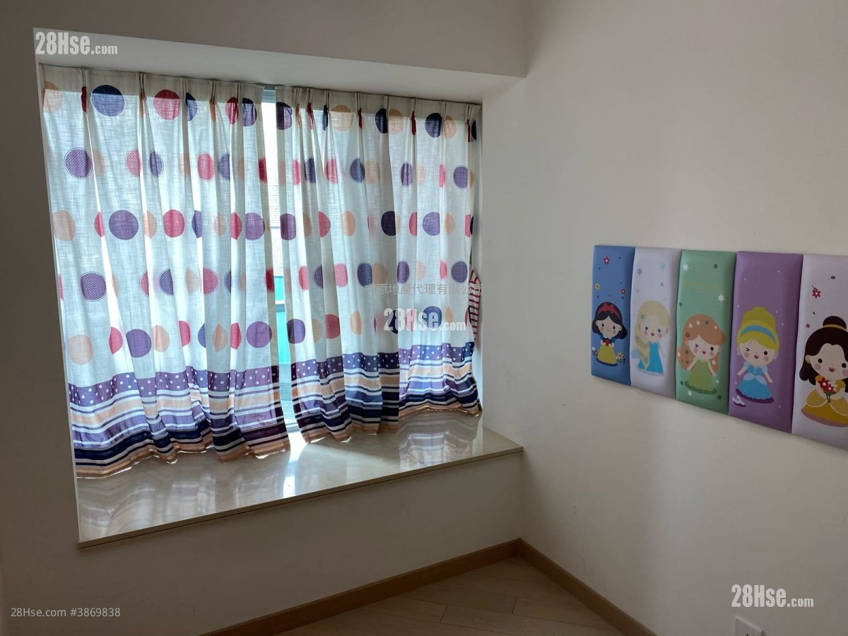 Century Gateway Sell 2 Bedrooms , 1 Bathroom 483 ft² ( 44.9 m² )