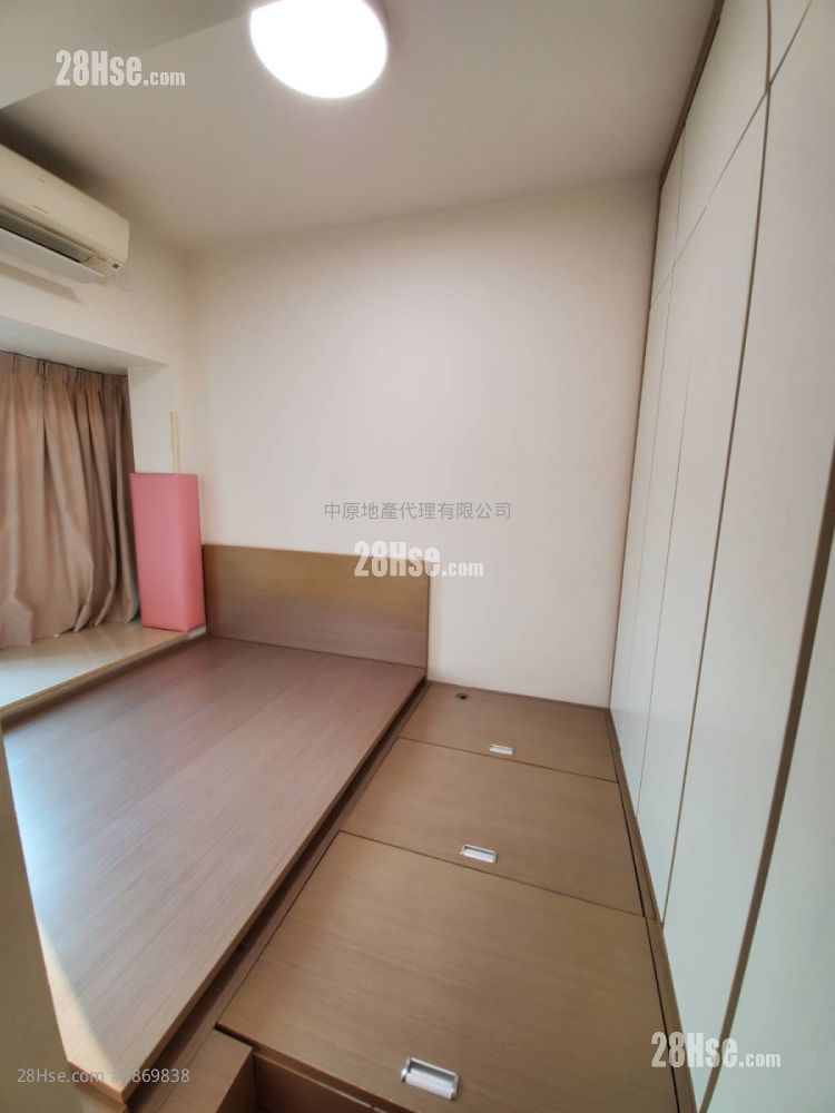Century Gateway Sell 2 Bedrooms , 1 Bathroom 483 ft² ( 44.9 m² )