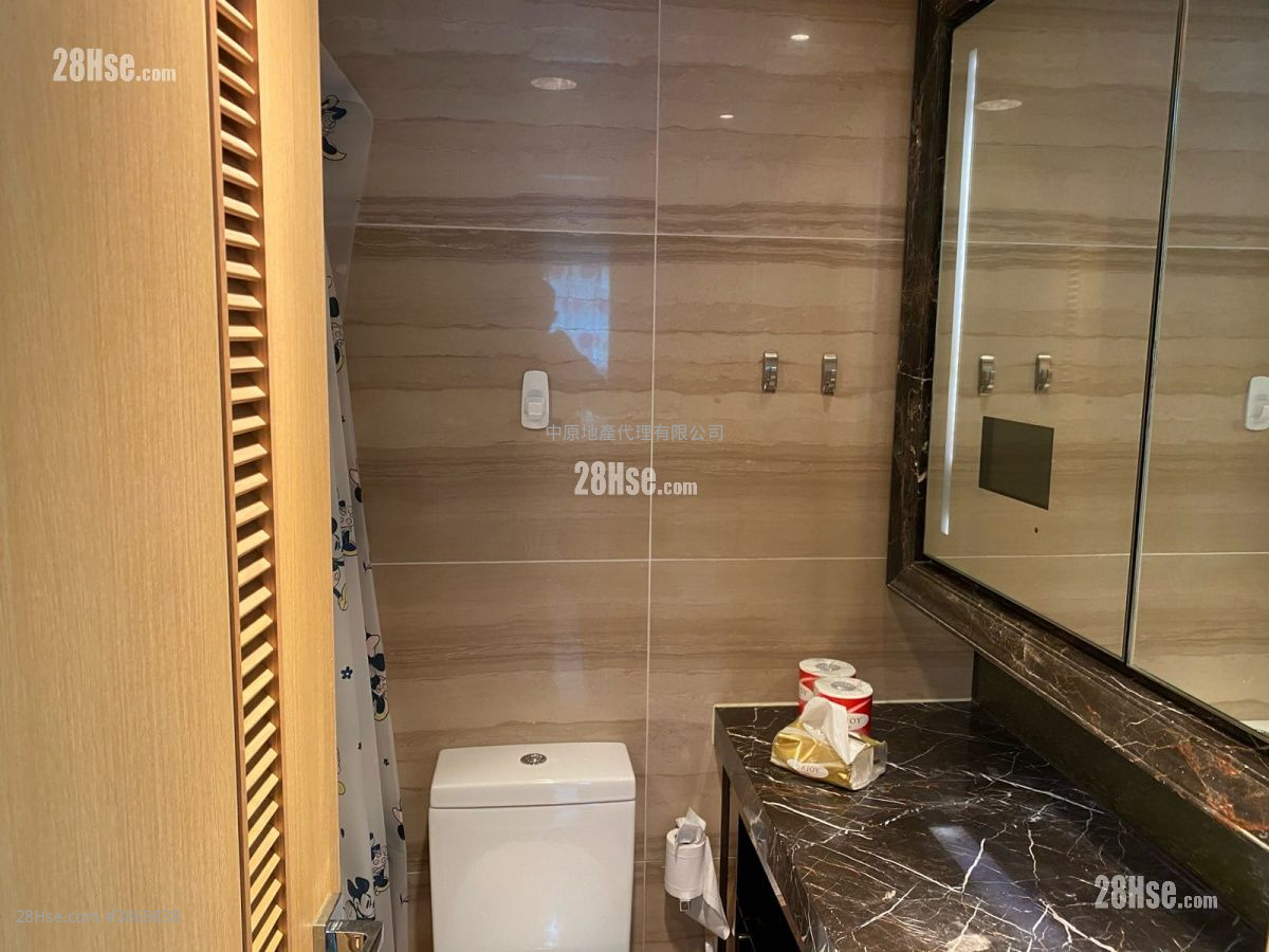 Century Gateway Sell 2 Bedrooms , 1 Bathroom 483 ft² ( 44.9 m² )