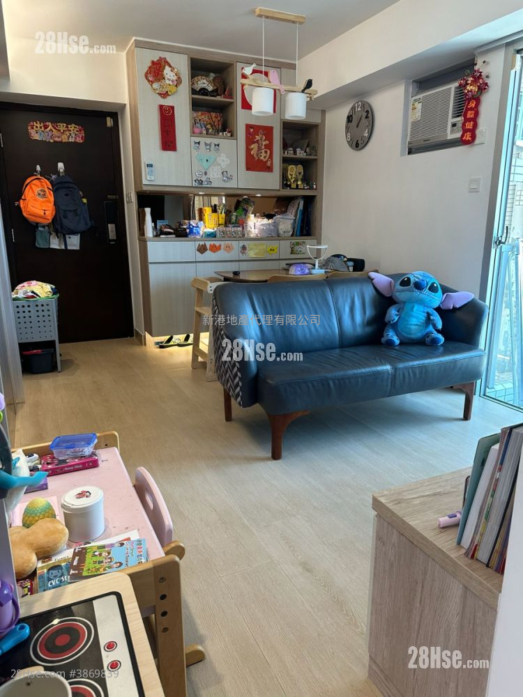 Grand Waterfront Sell 2 Bedrooms , 1 Bathroom 427 ft² ( 39.7 m² )
