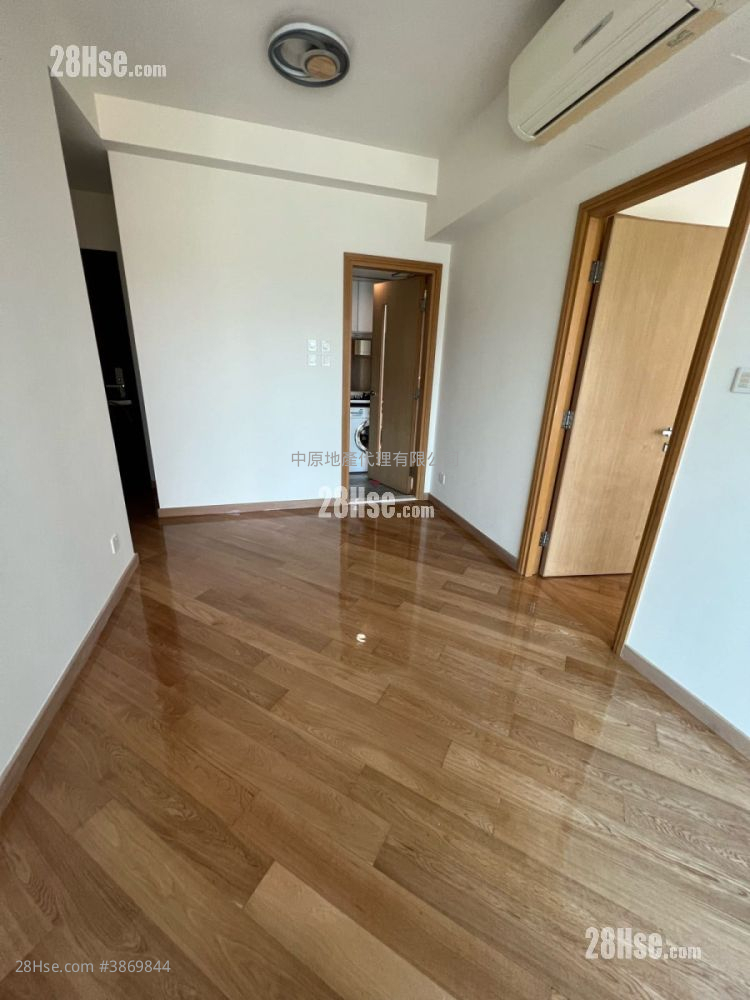 Century Gateway Sell 2 Bedrooms , 1 Bathroom 483 ft² ( 44.9 m² )
