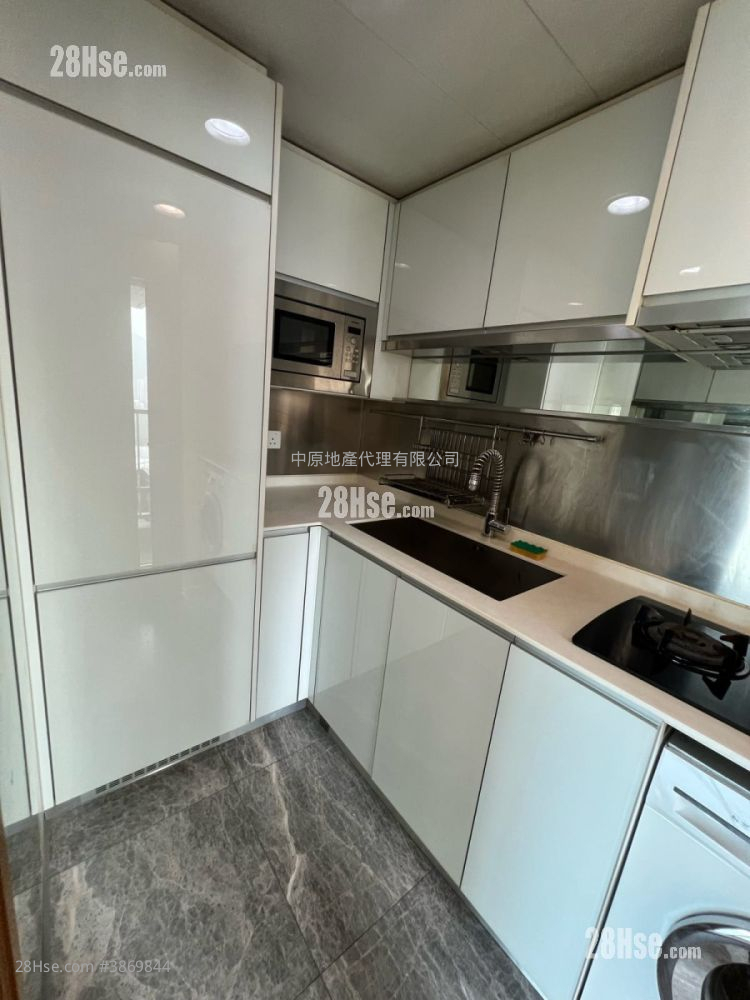 Century Gateway Sell 2 Bedrooms , 1 Bathroom 483 ft² ( 44.9 m² )