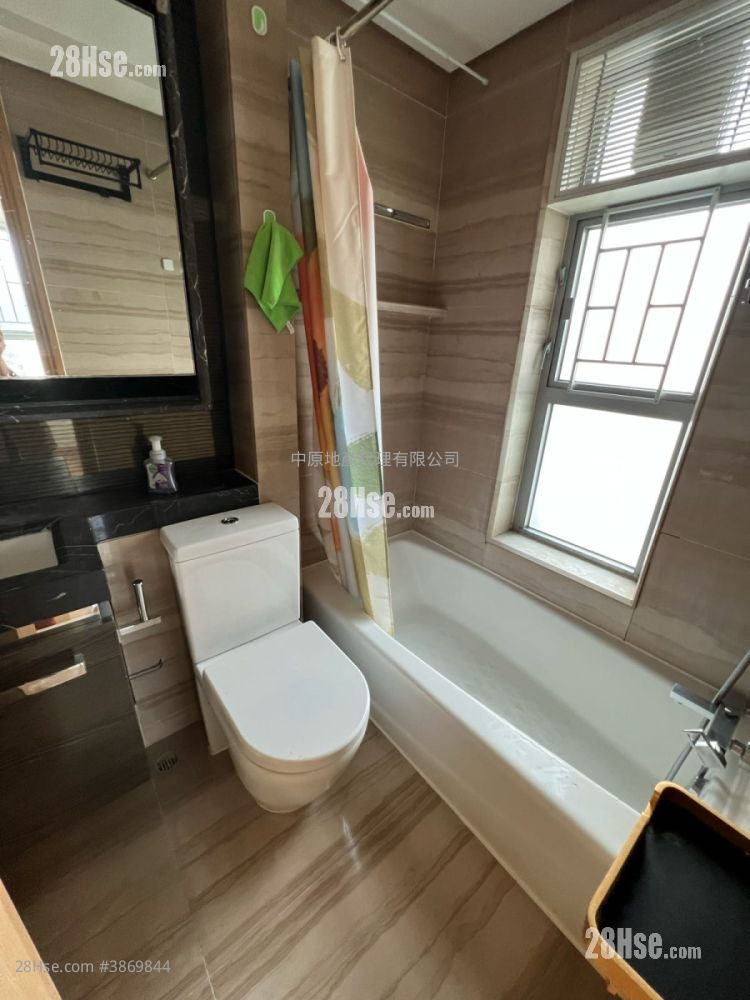 Century Gateway Sell 2 Bedrooms , 1 Bathroom 483 ft² ( 44.9 m² )