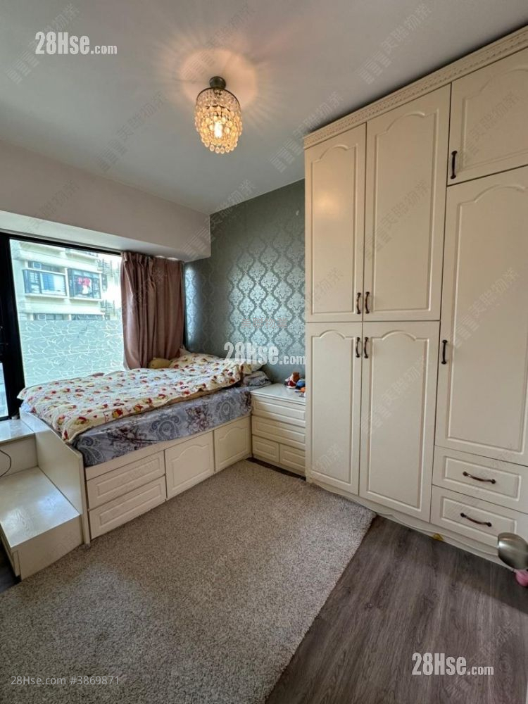 Chelsea Court Sell 4 Bedrooms 722 ft² ( 67.1 m² )