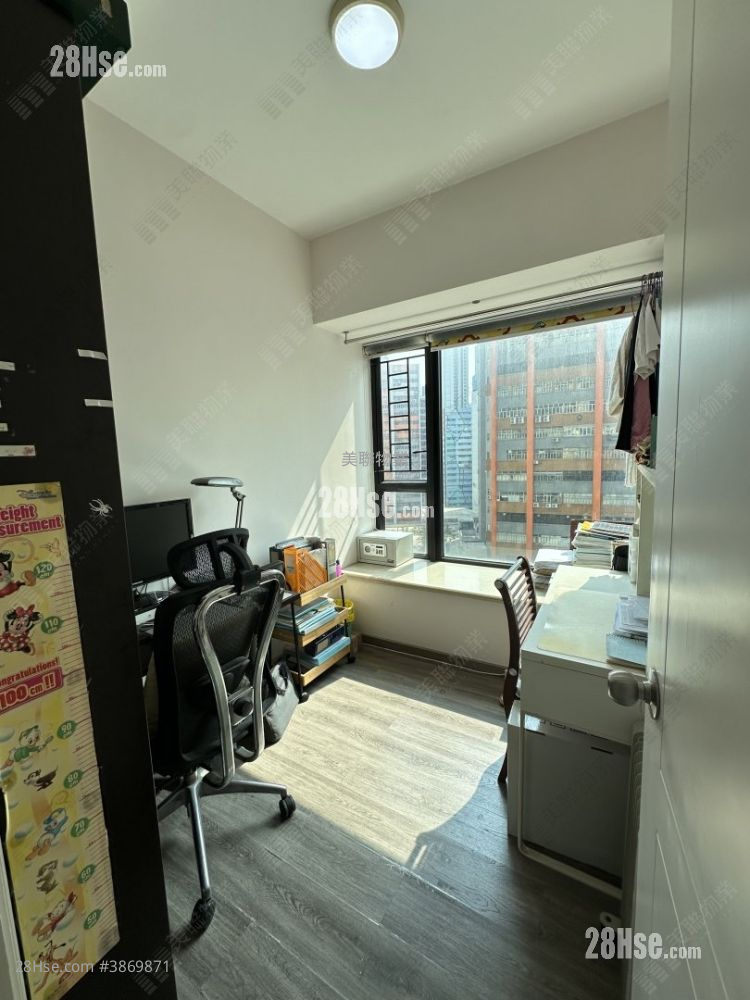 Chelsea Court Sell 4 Bedrooms 722 ft² ( 67.1 m² )