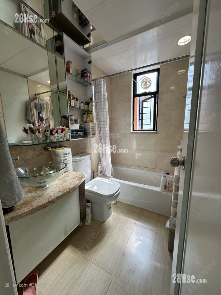 Chelsea Court Sell 4 Bedrooms 722 ft² ( 67.1 m² )