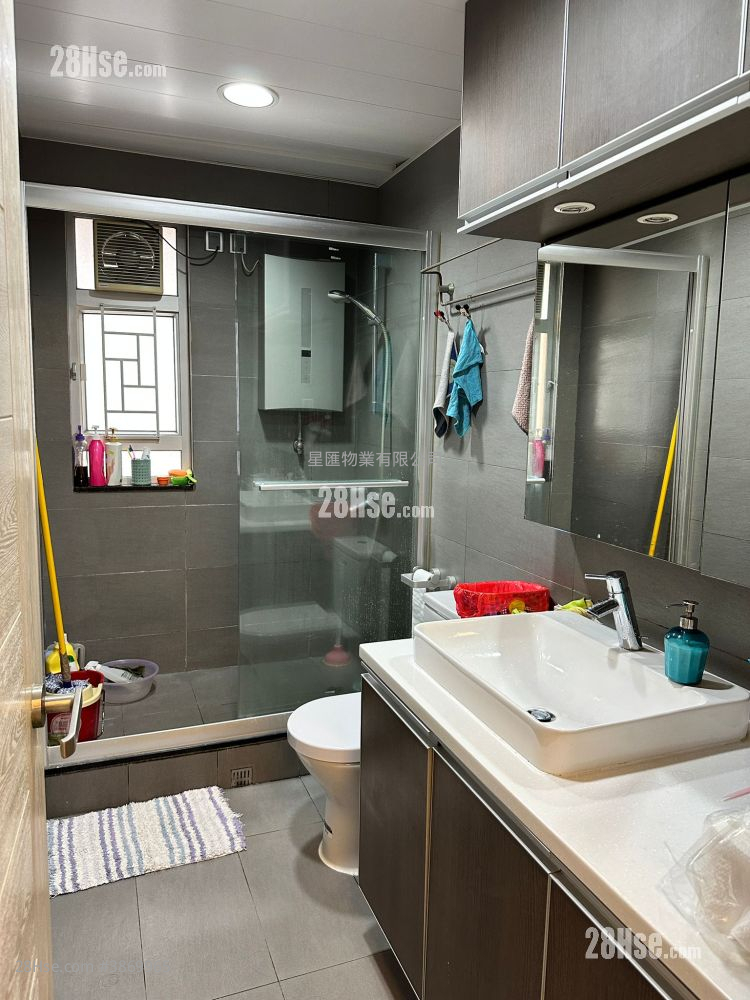 Hunghom Bay Centre Sell 3 Bedrooms , 2 Bathrooms 956 ft² ( 88.8 m² )