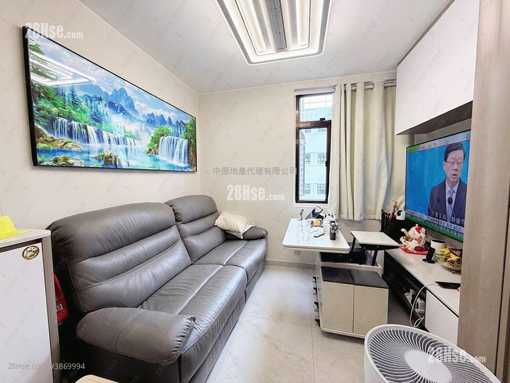 Luk Yeung Sun Chuen Sell 2 Bedrooms 451 ft² ( 41.9 m² )