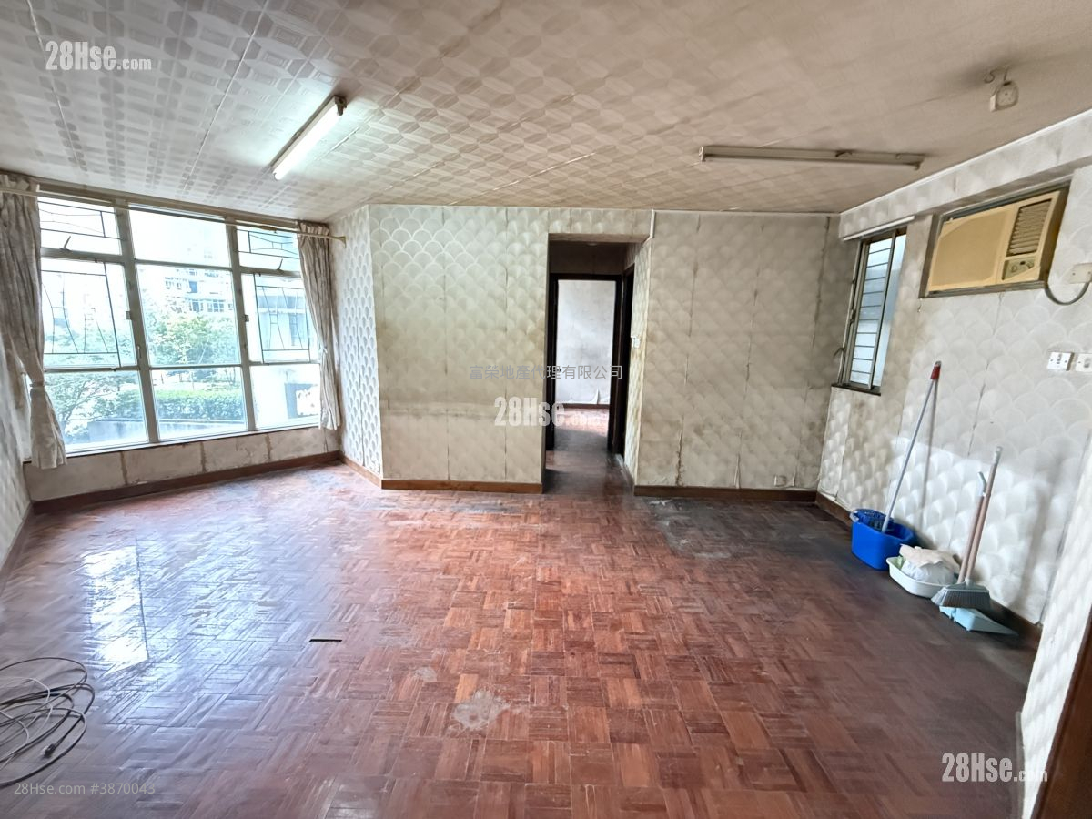 Whampoa Garden Sell 2 Bedrooms , 1 Bathroom 505 ft² ( 46.9 m² )