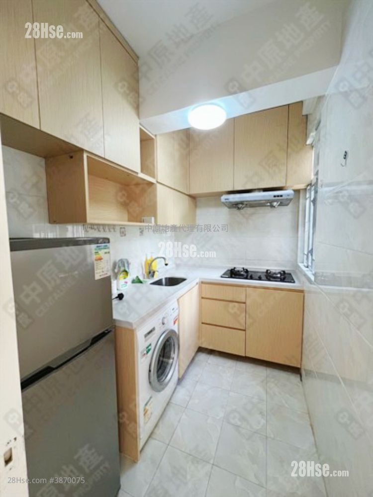 Tsuen Kam Centre Sell 369 ft² ( 34.3 m² )