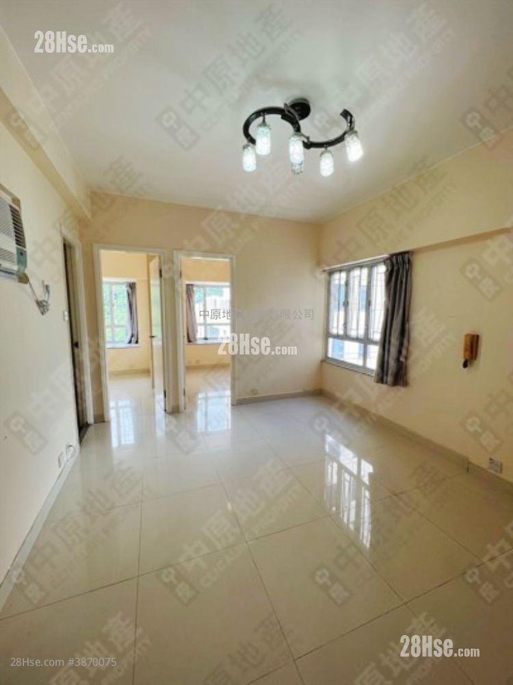 Tsuen Kam Centre Sell 369 ft² ( 34.3 m² )