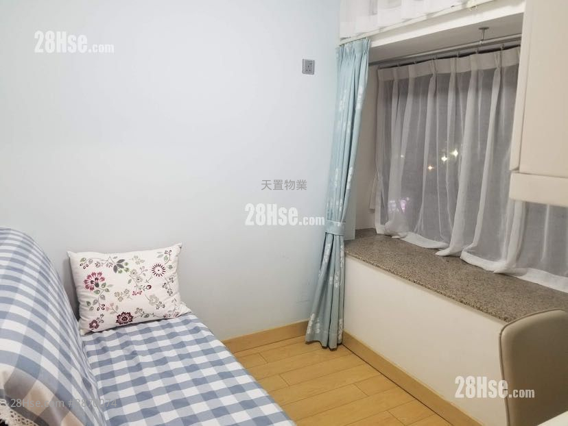 Tai Hing Gardens Sell 2 Bedrooms , 1 Bathroom 419 ft² ( 38.9 m² )