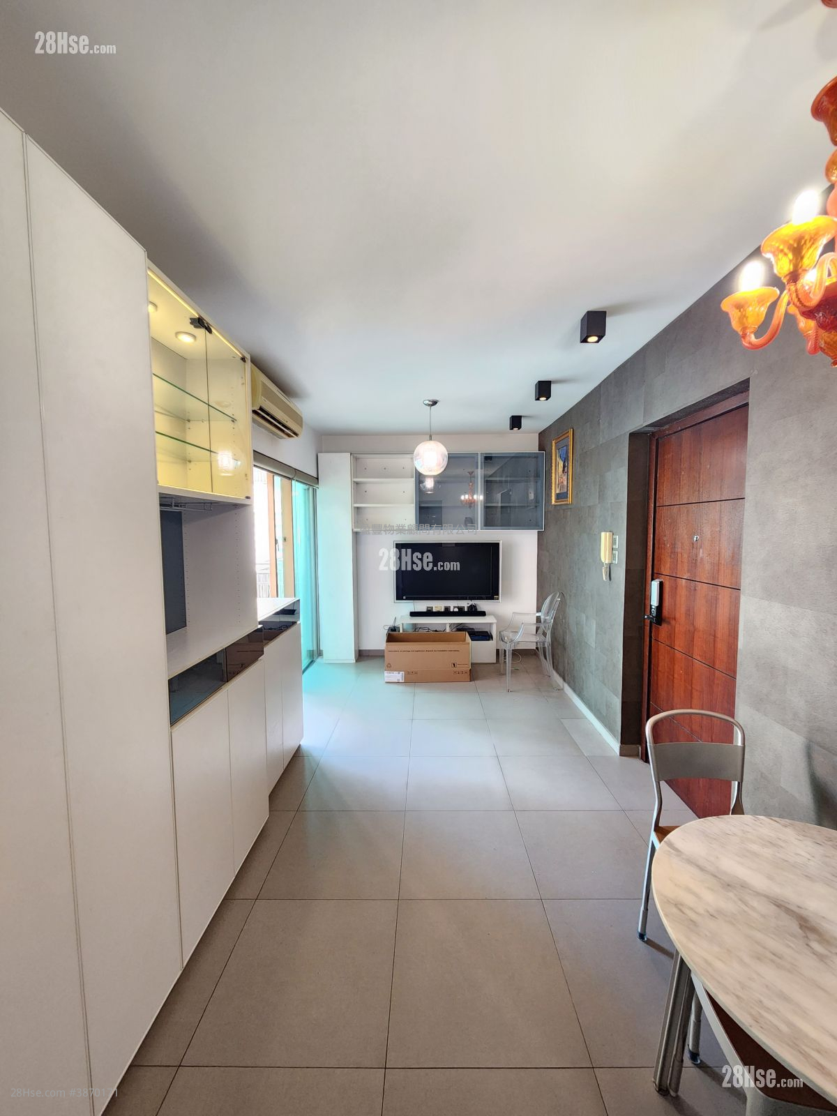 The Zenith Rental 1 Bedroom , 1 Bathroom 498 ft² ( 46.3 m² )